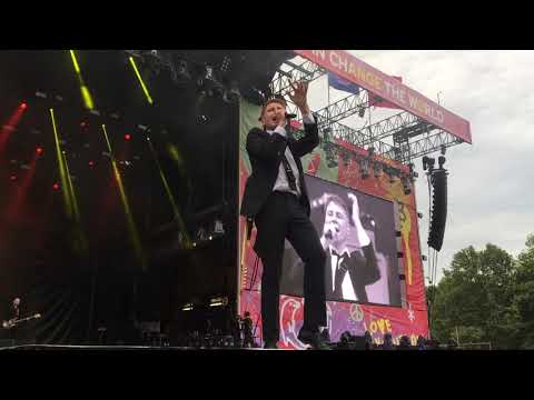 Franz Ferdinand's Alex Kapranos Being Cool @ Sziget Festival Budapest '19