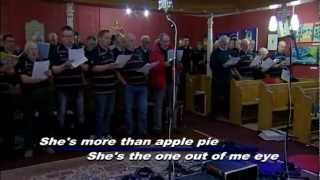 Gilbert O&#39;Sullivan with the Treorchy Male Choir -- Me Mum (Full version with lyrics)