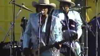 BRONCO - Sergio El Bailador En Vivo Frente Al Mar 1990