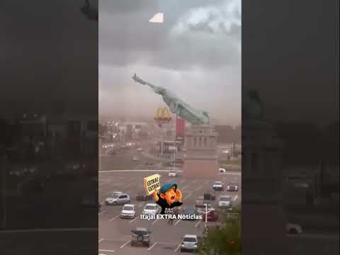 ESTÁTUA DA HAVAN DESABA DURANTE FORTE TEMPORAL NO RIO GRANDE DO SUL 🌪️