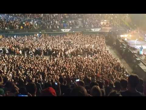 Korn (wall of death) @ SSE Wembley Arena, London (16.12.2016)