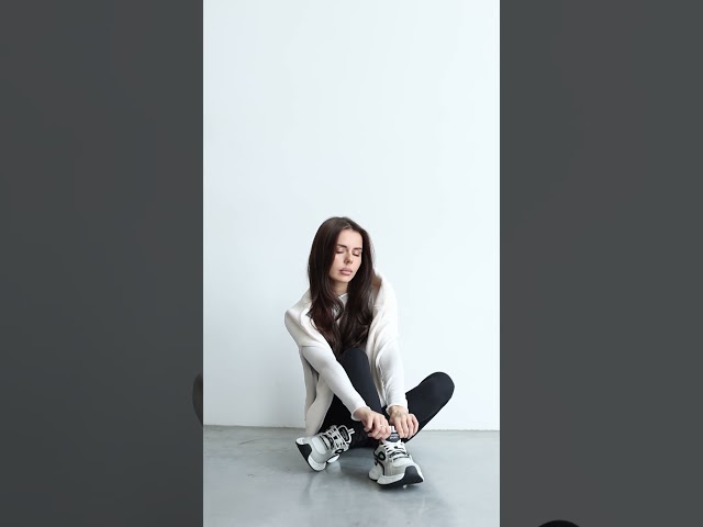 Чоботи жіночі шкіряні байка хутро 592641 Чорний Кросівки сітка еко замш 594599 Сірі з білим