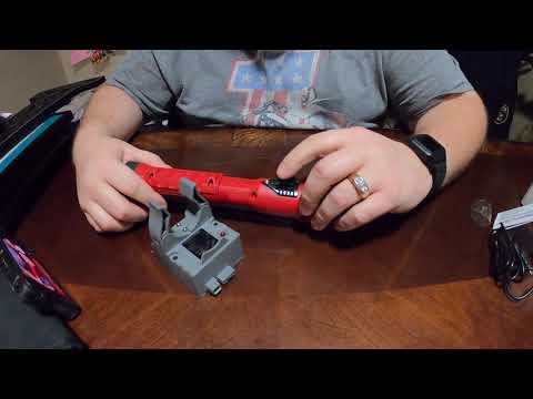 Streamlight Stinger Switchblade.