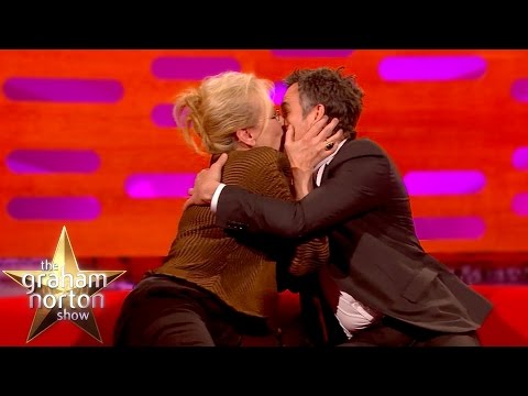 Meryl Streep Kisses Super Smooth Mark Ruffalo - The Graham Norton Show
