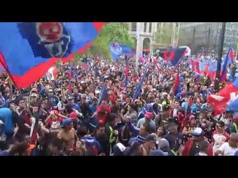 "HIMNO DE LA &quot;U&quot; DE CHILE, EN LA CASA DE ESTUDIOS" Barra: Los de Abajo • Club: Universidad de Chile - La U