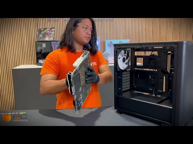 PCCom Ultimate Ryzen 7 9800X3D / 32GB / 2TB SSD / RTX 5080 / Windows 11 Pro video