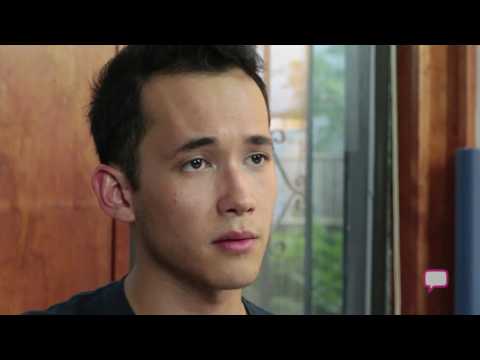 Il nipote mostra il film di coming out realizzato per il nonno e "È successo qualcosa di verament...