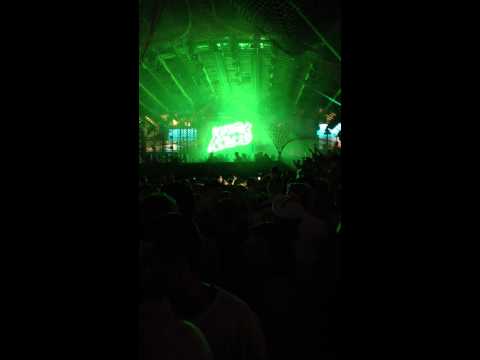 Loco Dice playing Marcel Dettmann - Ellipse @ Ushuaia 06-09-2013 Used and Abused