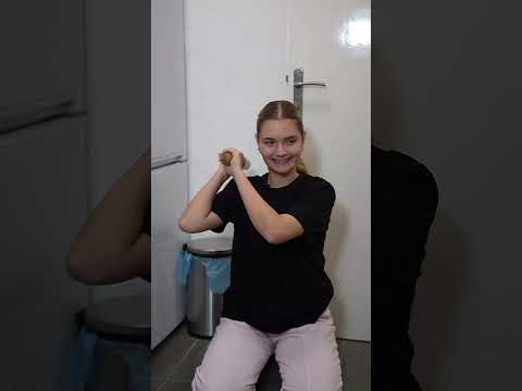 Poklonom mu je sve rekla #kickboxing #muaythaifamily