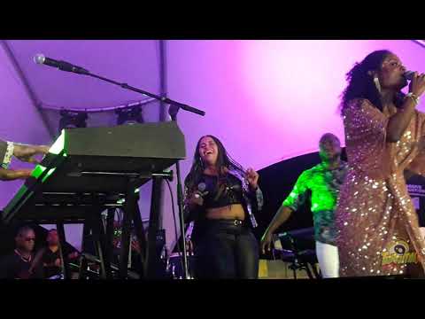 Izaline Calister ku su "Wow'i kariño"