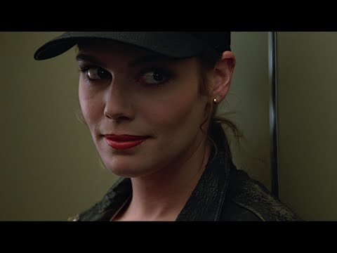 Top Gun (1986) - Maverick and Charlie in the Elevator