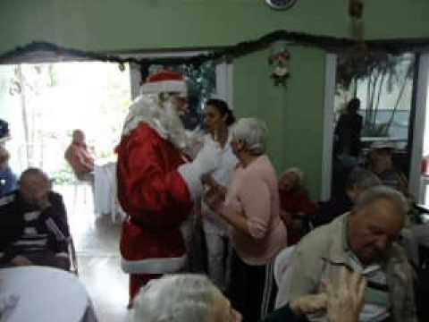 Natal no Residence Care - Papai Noel em banho de lua