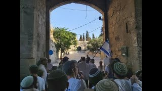 הסיפור הישראלי 216 - אם ובנים (הרב יצחק חי זאגא) - התמונה מוצגת ישירות מתוך אתר האינטרנט יוטיוב. זכויות היוצרים בתמונה שייכות ליוצרה. קישור קרדיט למקור התוכן נמצא בתוך דף הסרטון