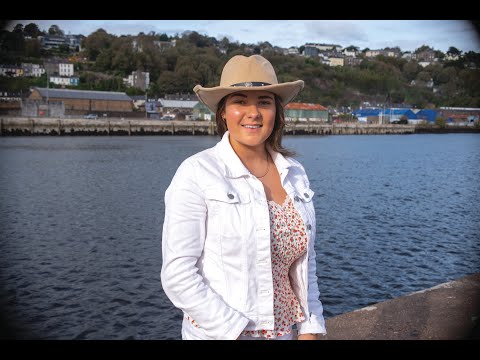 Love Me Tonight' from Irish country music star Effie Neill.🎵🍀👍🎸