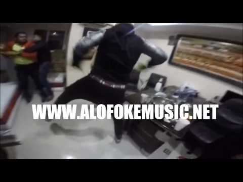 Paramba & Neno Man le entran a trompadas al locutor Sandy Sandy!!!