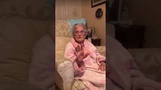 Some Christmas songs 🎵 🎄 and funny story 91 year old lady, &amp; swearing. Subscribe