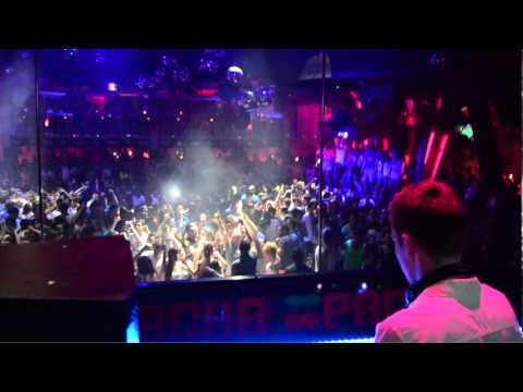 XAVI HUGUET live @ PACHA [SHORT CUT] [HD]