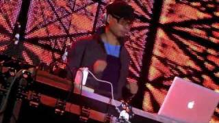 DJ BLING (Brian Leung) @ Whisper Music Festival 2010 (Part 1)