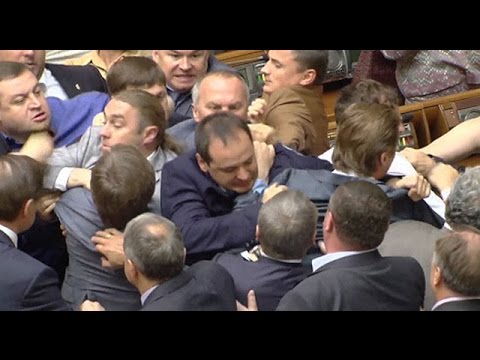 Parliamentary brawl breaks out in Ukraine as ministers discuss MH17 Russia