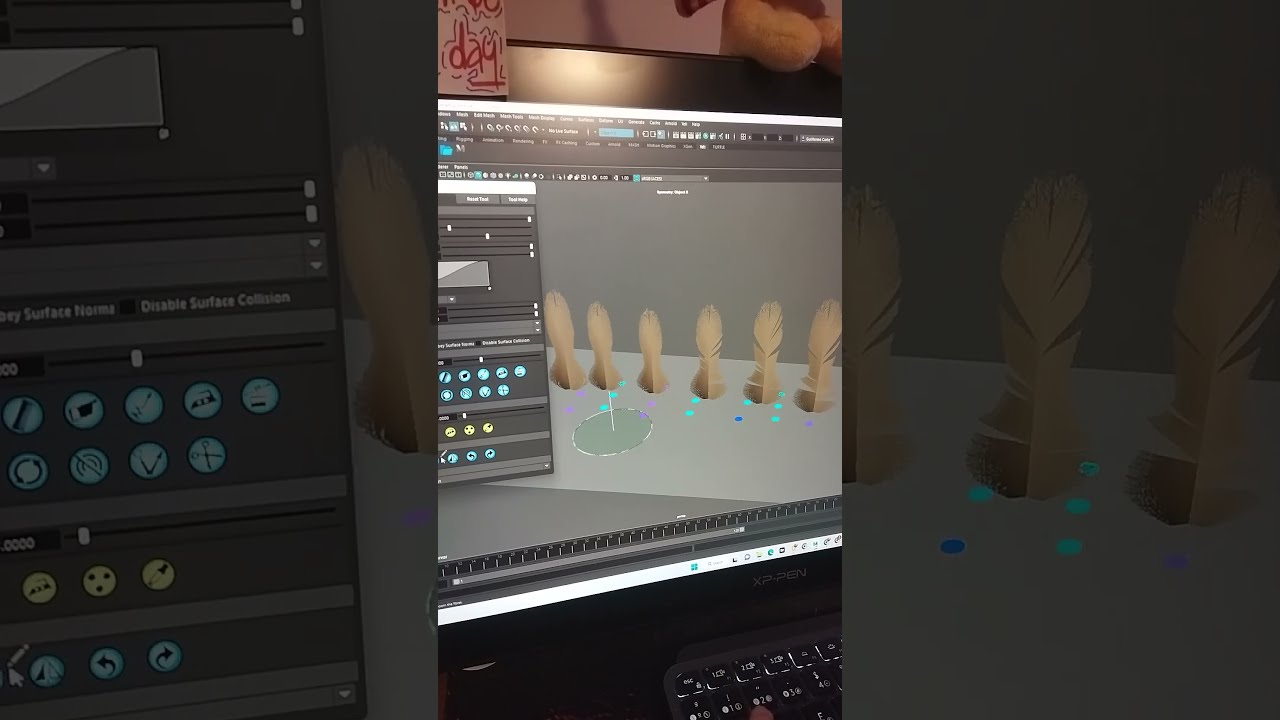 Plumas en #Yeti variación pintando atributos #feathers #featherVariation #maya