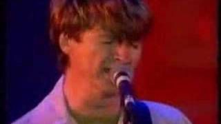 CROWDED HOUSE DONT DREAM ITS OVER LIVE