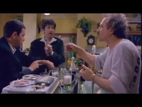 Boomerang (2001) - "Malo gledam televizor, malo gledam nju..."