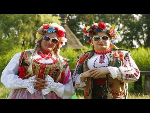 VERKA SERDUCHKA, RENIA PACZKOWSKA - HOP HOP HOP  [OFFICIAL VIDEO]