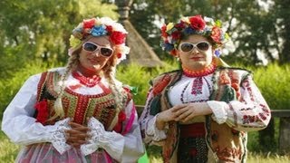 VERKA SERDUCHKA, RENIA PACZKOWSKA - HOP HOP HOP  [OFFICIAL VIDEO]