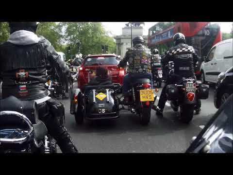 Rockers 59 ride from Paddington to the Pavilion.