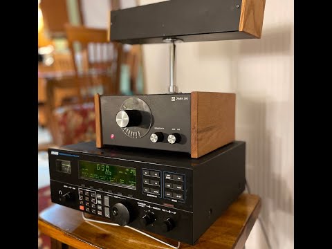 The McKay Dymek DA-5 directional loop antenna