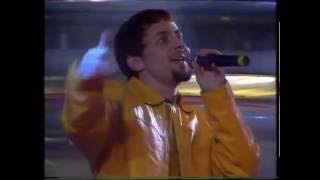 Aikakone: Keltainen (Passi ja hammasharja, 1997)