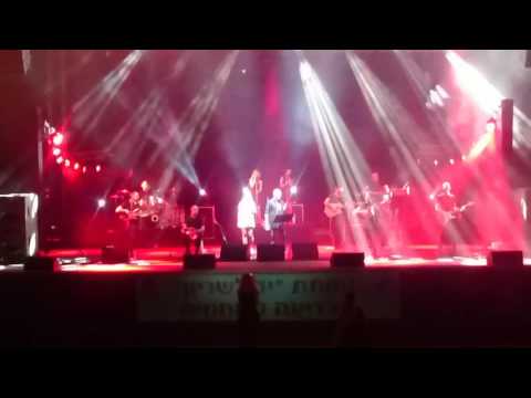 שלומי שבת וספיר סבן בהופעה bebegim