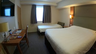 PREMIER INN HOTEL SURREY UK | £43 p night | Room Tour | Ft. Emjeeh Life