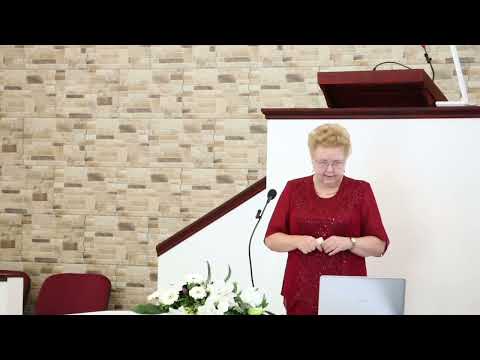 Hogyan keletkezett a világ? avagy Teremtés? Evolúció? című előadása a gyülekezeti napon.