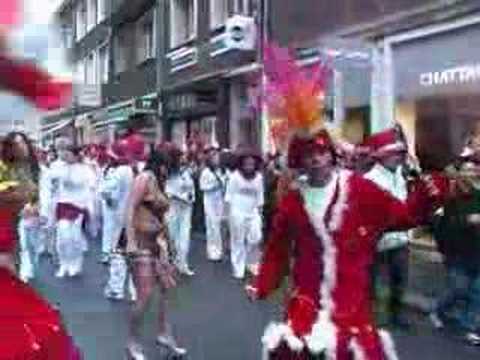 Carnaval de Tours 2008 - Alegria de Tours - Batuka Choz (7)