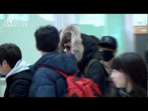 [FANCAM] 111221 김포공항 입국 Woo Hyun