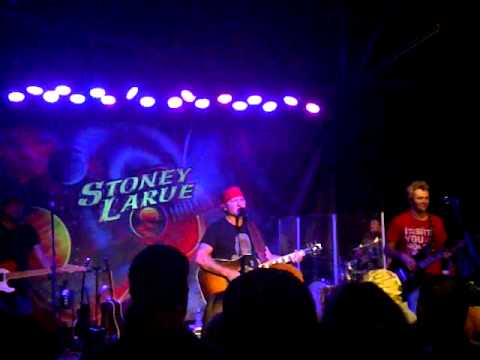 Stoney Larue live - Feet Don't Touch the Ground
