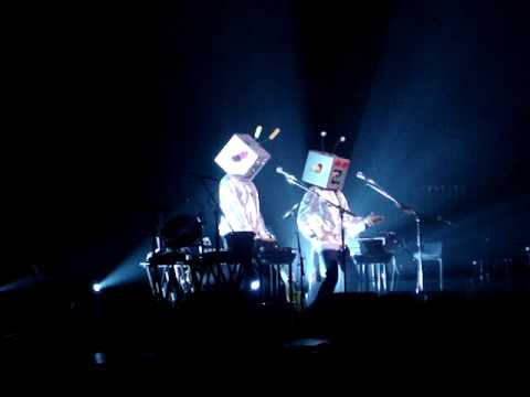 Flight Of The Conchords - Too Many Dicks On The Dance Floor - Dallas, TX 5/5/09