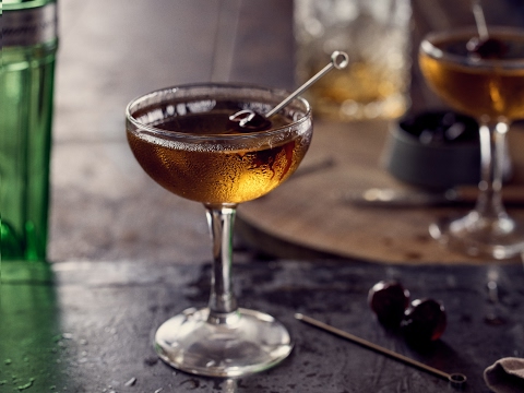 How To Make The Martinez Cocktail | HOW TO