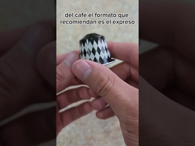 Vídeo relacionado con Navaris Dispensador de cápsulas café Compatible con Vertuo y Nespresso - Cajón y Soporte para cafetera de cápsulas - Accesorio con Capacidad de 24x cápsula - Crema