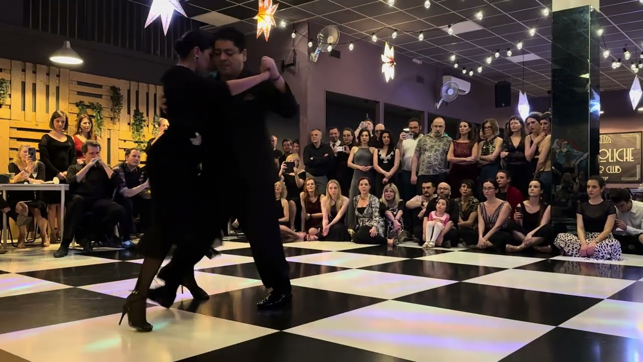 Video thumbnail for Roxana Suarez Carlitos Espinoza Padova 22/03/2025 (1/5)