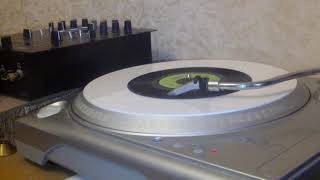 Jethro Tull - 17 ( Chrysalis ).