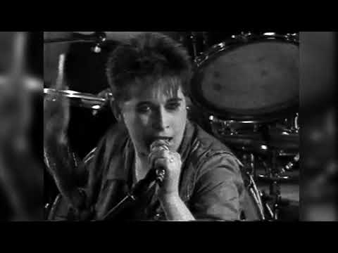 In the middle of the night (I'VE GOT THE BULLITS - Frederique Spigt)