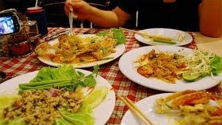 preview picture of video 'Thai food Kata area Phuket タイ料理激戦区で食べる:Gourmet Report グルメレポート'