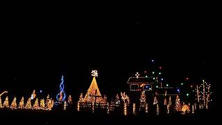 MUST SEE Christmas Light Show    2017   "I Wish It Could Be Christmas Everyday"