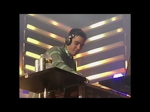 Travis Barker and DJ AM Live at KROQ Weenie Roast 2009 (full set)