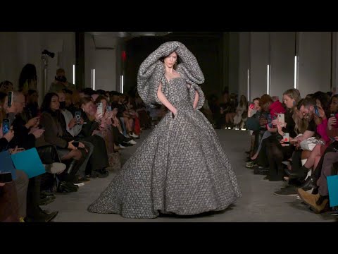 Christian Siriano Fall/Winter 2022 Runway Show | New York Fashion Week | VRAI Magazine