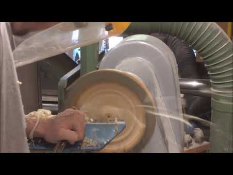 Nassholz drechseln - Turning Green Wood by Christian Fust