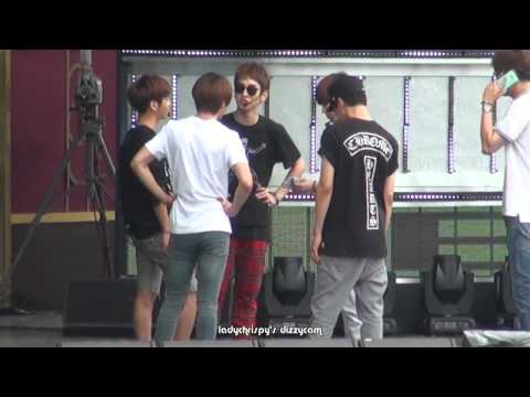 120814 taem and his socks