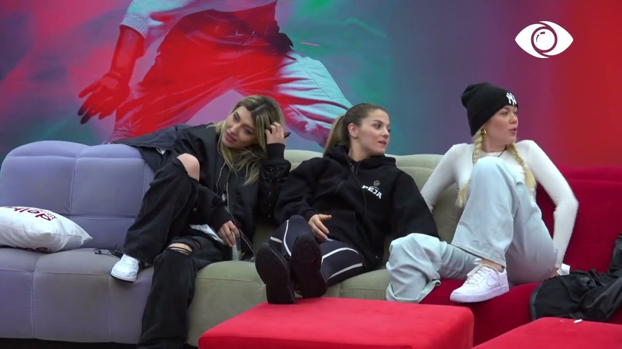 Banorët urojnë Nitën për ditëlindje